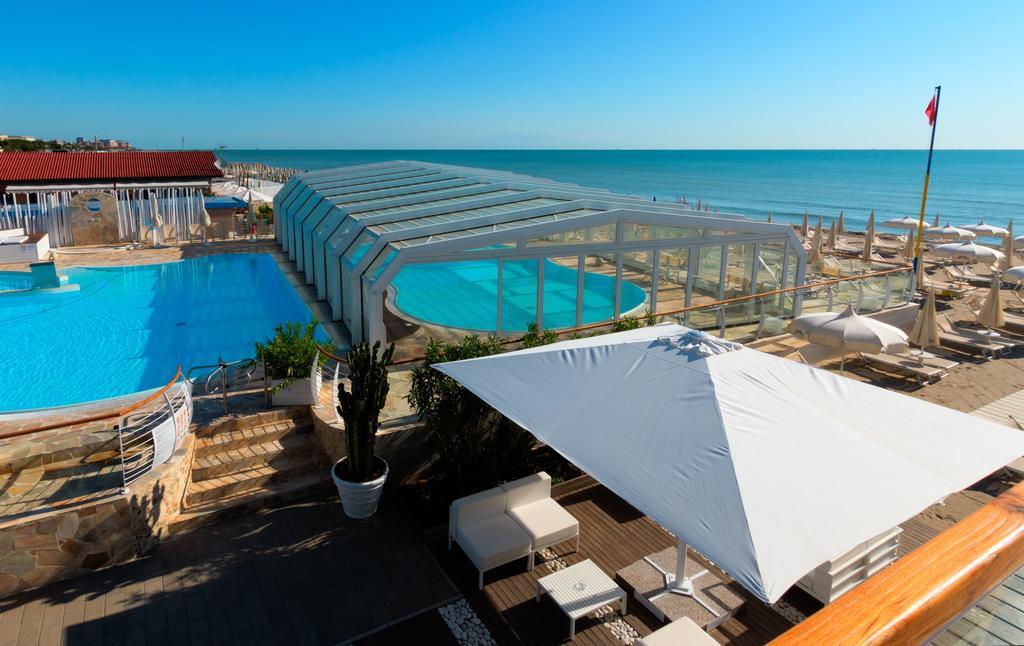 Hotel Byron ميلانو ماريتيما المظهر الخارجي الصورة