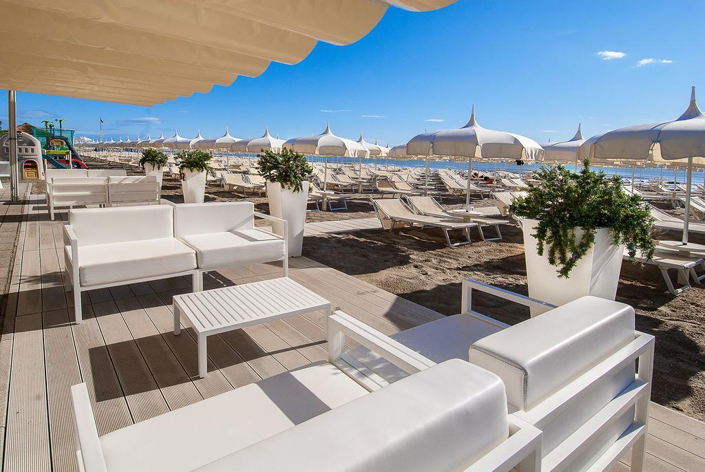 Hotel Byron ميلانو ماريتيما المظهر الخارجي الصورة