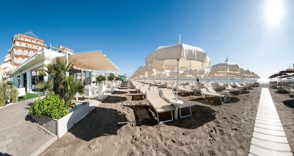 Hotel Byron ميلانو ماريتيما المظهر الخارجي الصورة