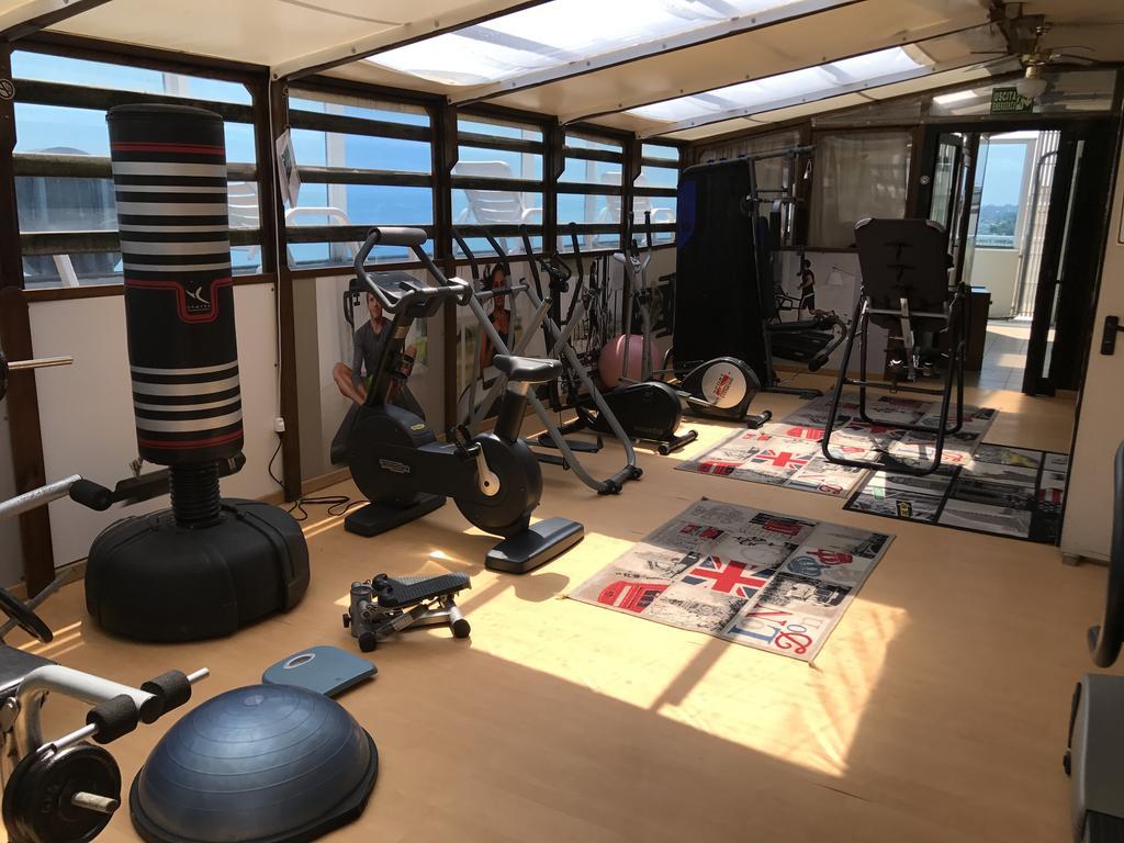 Hotel Byron ميلانو ماريتيما المظهر الخارجي الصورة