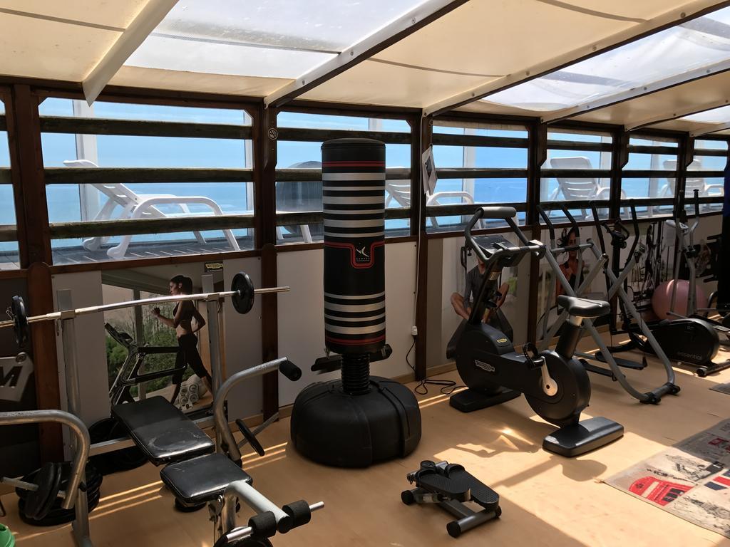 Hotel Byron ميلانو ماريتيما المظهر الخارجي الصورة