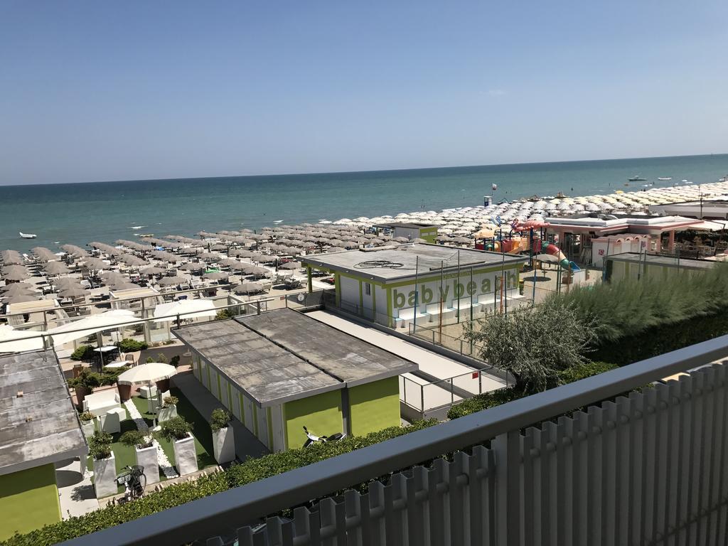 Hotel Byron ميلانو ماريتيما المظهر الخارجي الصورة