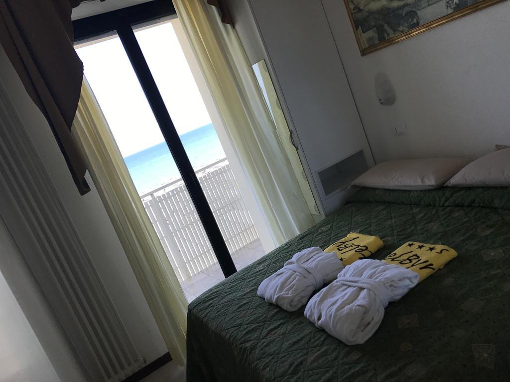 Hotel Byron ميلانو ماريتيما المظهر الخارجي الصورة