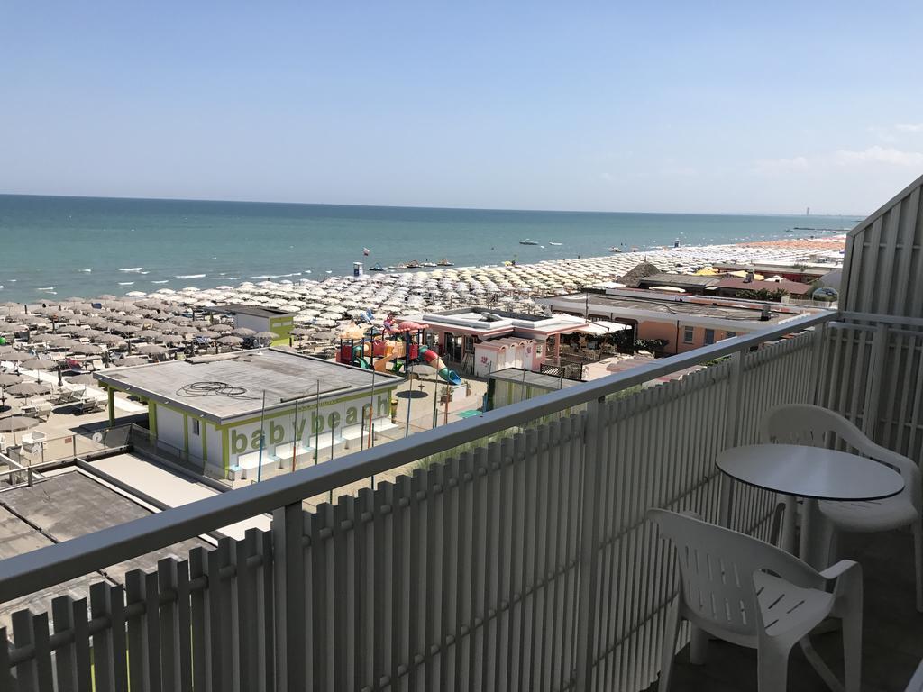 Hotel Byron ميلانو ماريتيما المظهر الخارجي الصورة