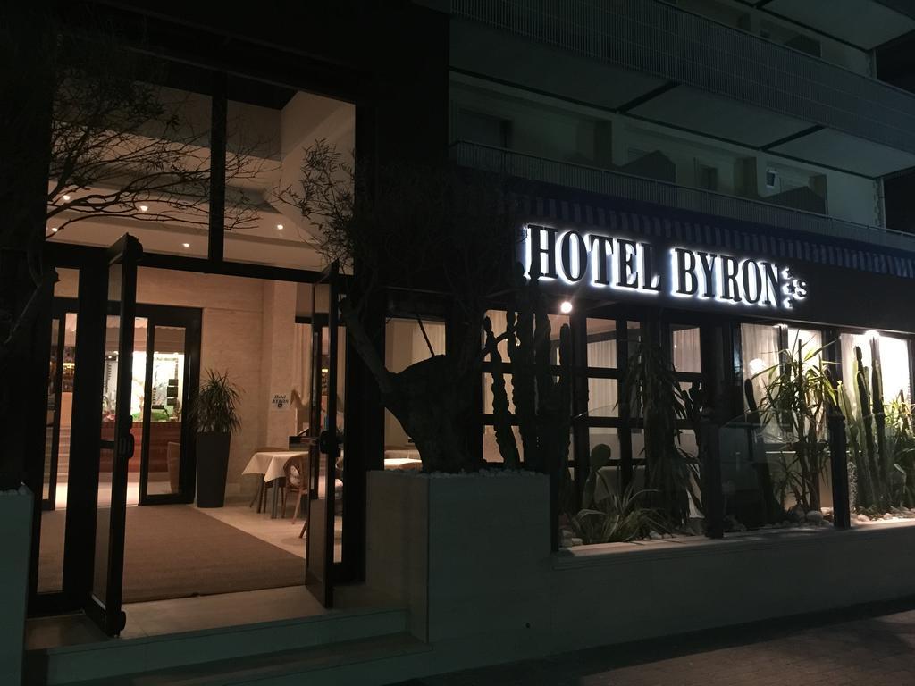 Hotel Byron ميلانو ماريتيما المظهر الخارجي الصورة