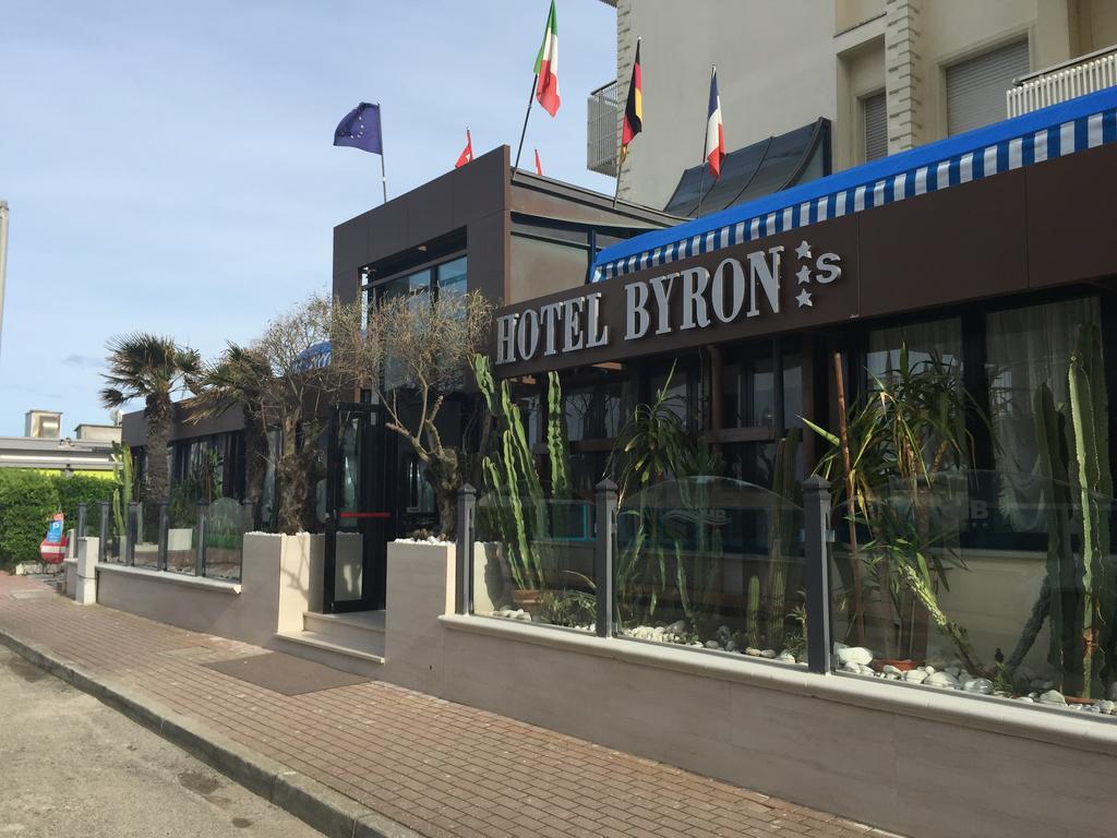 Hotel Byron ميلانو ماريتيما المظهر الخارجي الصورة