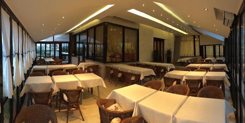 Hotel Byron ميلانو ماريتيما المظهر الخارجي الصورة
