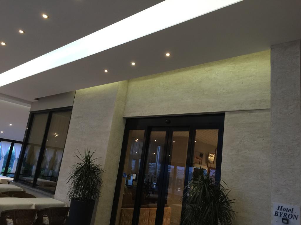 Hotel Byron ميلانو ماريتيما المظهر الخارجي الصورة