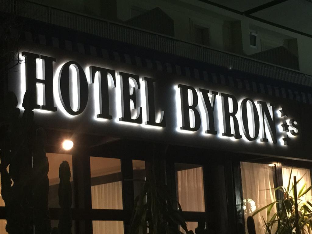 Hotel Byron ميلانو ماريتيما المظهر الخارجي الصورة