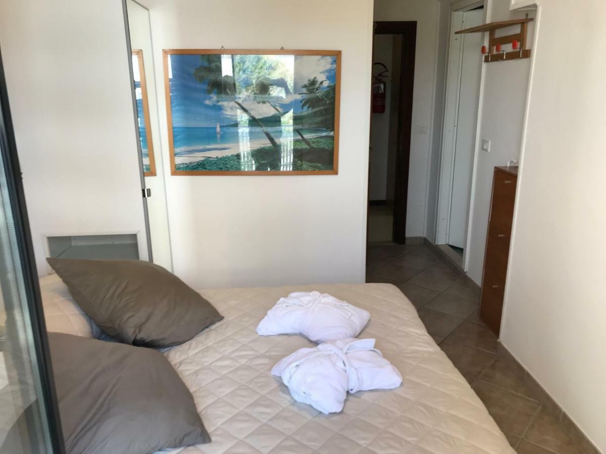 Hotel Byron ميلانو ماريتيما المظهر الخارجي الصورة