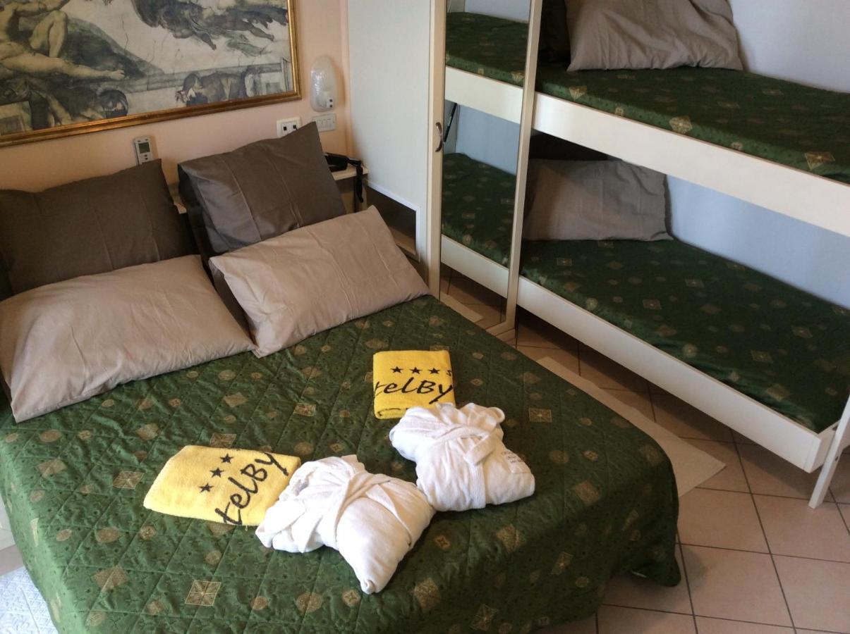 Hotel Byron ميلانو ماريتيما المظهر الخارجي الصورة
